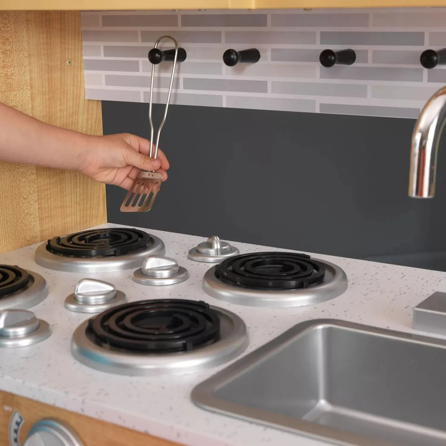 KidKraft Uptown Kitchen KidKraft